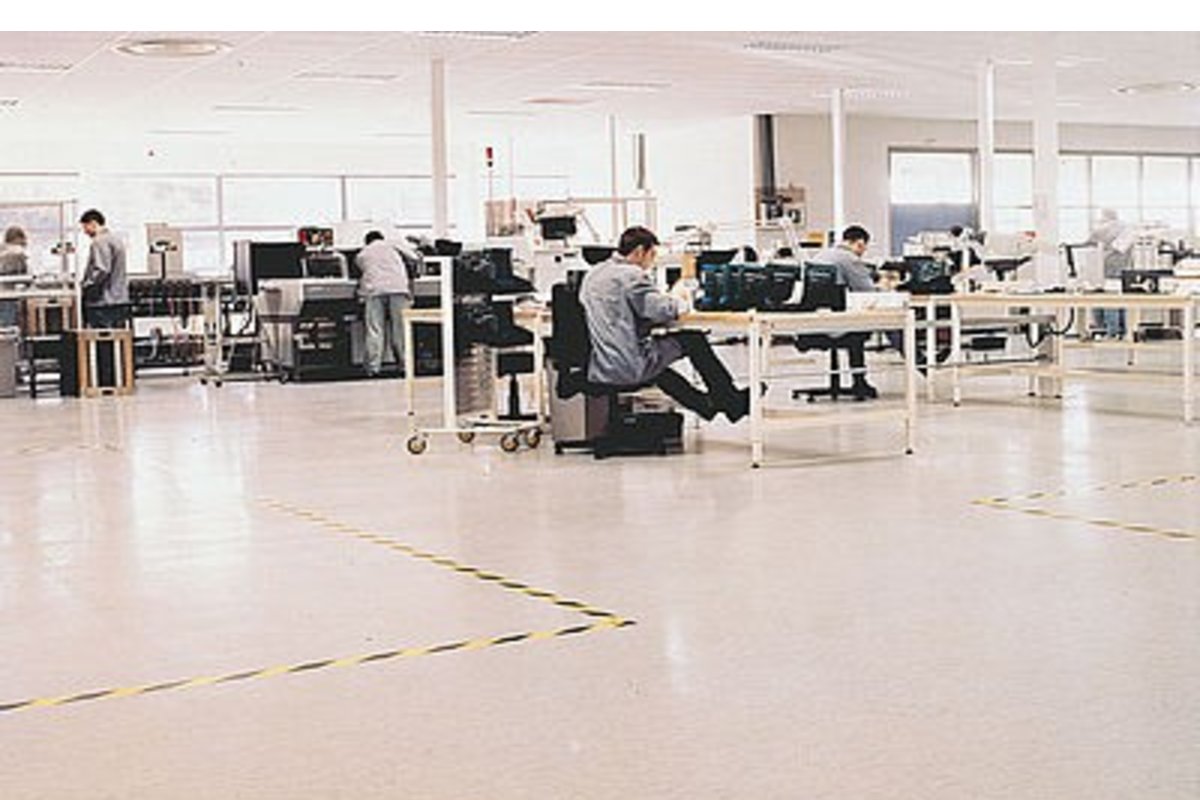 Pavimenti statici dissipativi POLYFLOR 2000 SD — Liuni SpA