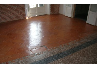 casa di ringhiera a Milano Cotto antico e Marmette