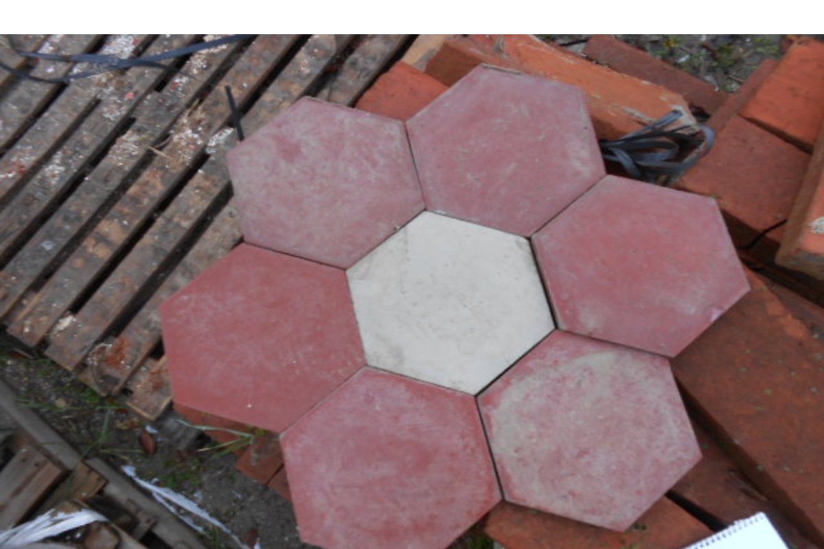 Cementine (Pastina) esagonale antiche — Recuperando Brick and Stone