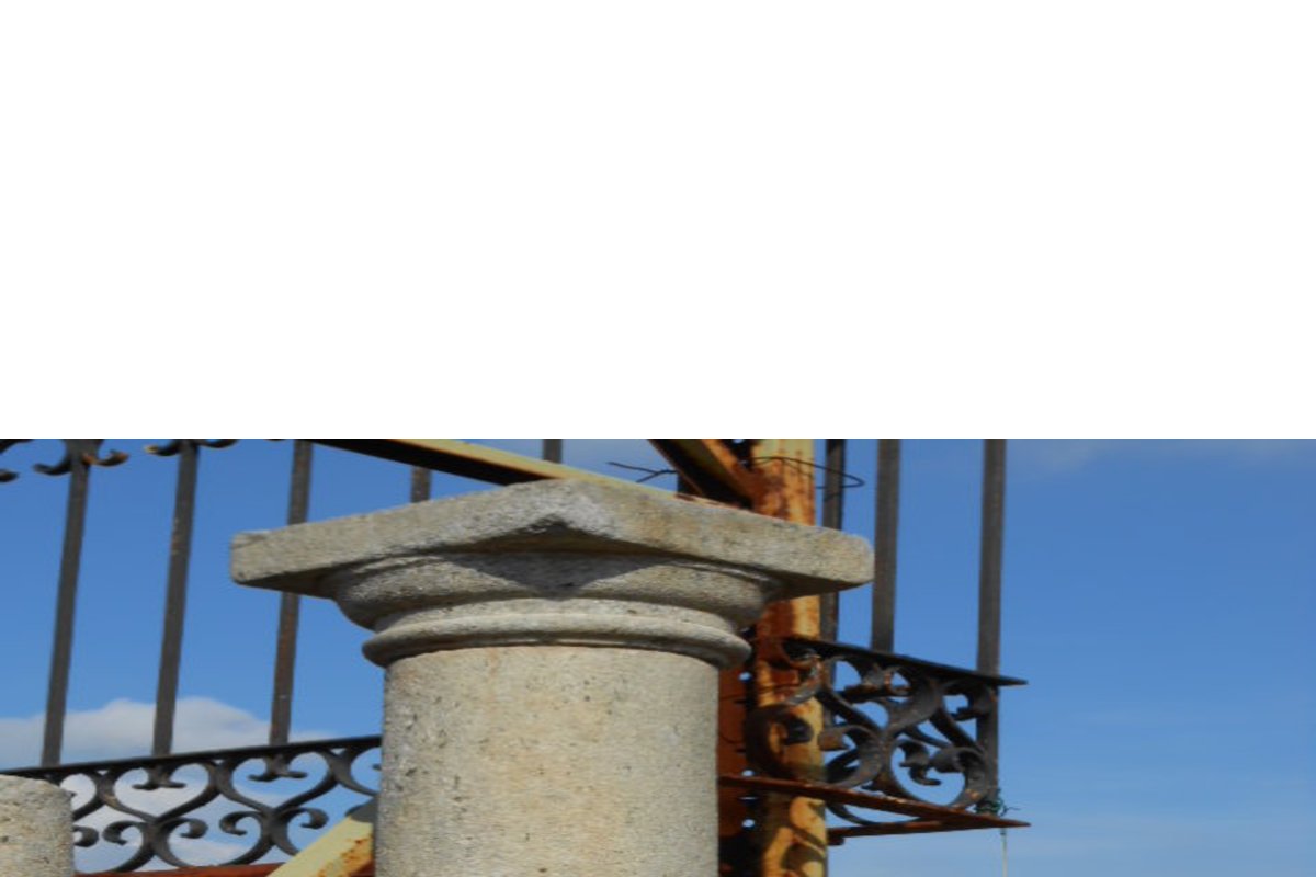 Colonne in pietra di recupero — Recuperando Brick and Stone