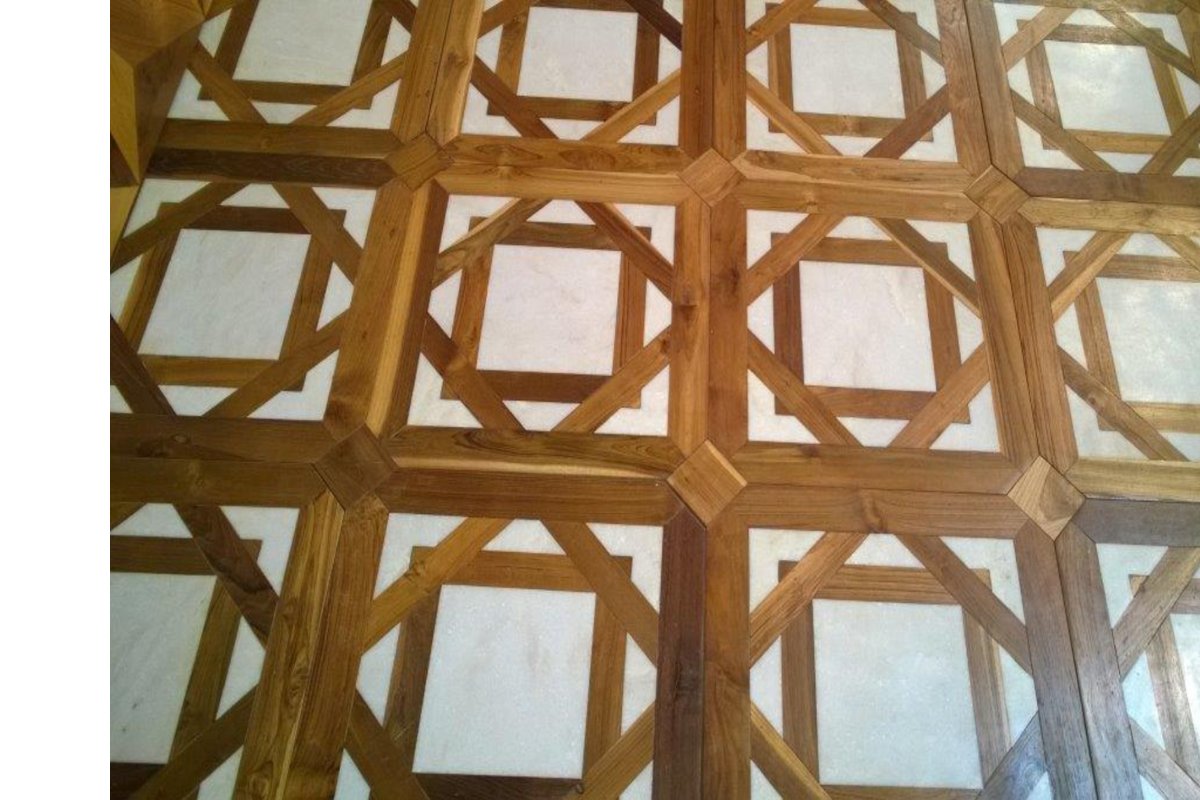 pavimento in teak antico e marmo 50x50x2 — Artepronta s.a.s.
