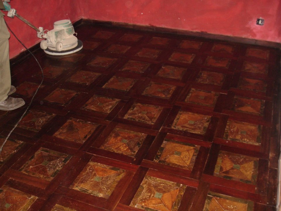 Pavimenti e rivestimenti intarsiati in legno — La Bottega delle Arti Antiche