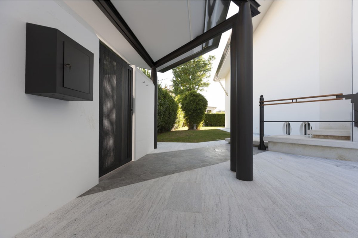 Palazzina Privata, pavimenti esterni — Viel Emozione Pietra