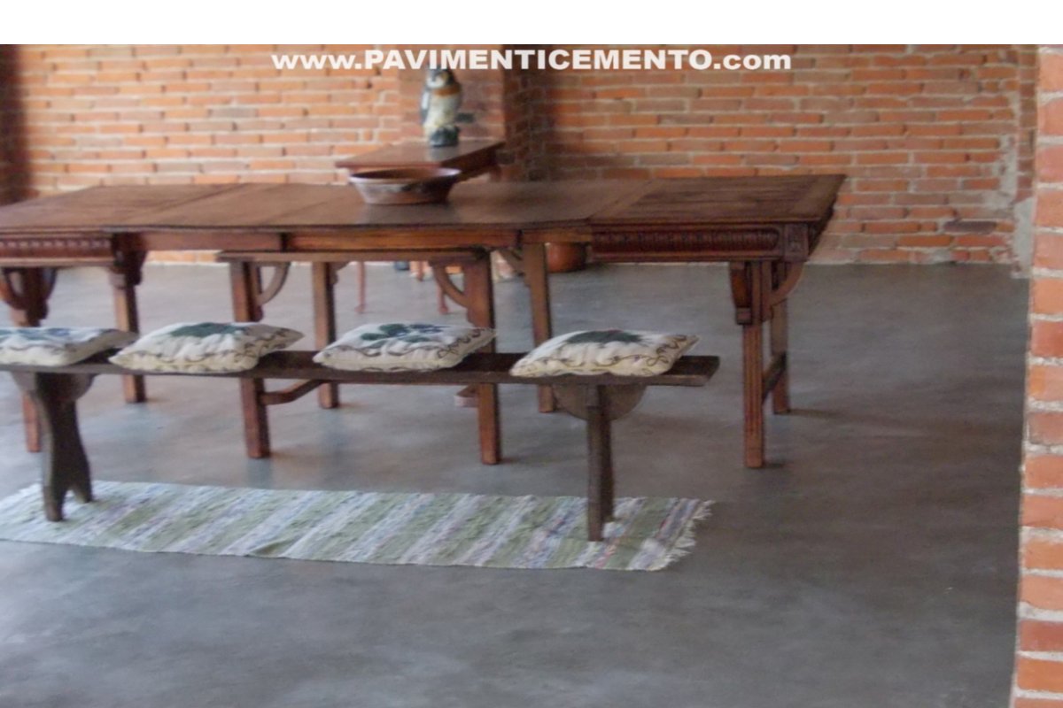 CEMENTO NATURALE SPATOLATO A MANO — PCM