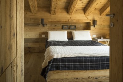 Rivestimenti in legno antico di recupero