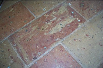 Pavimenti in cotto variegato fatto a mano