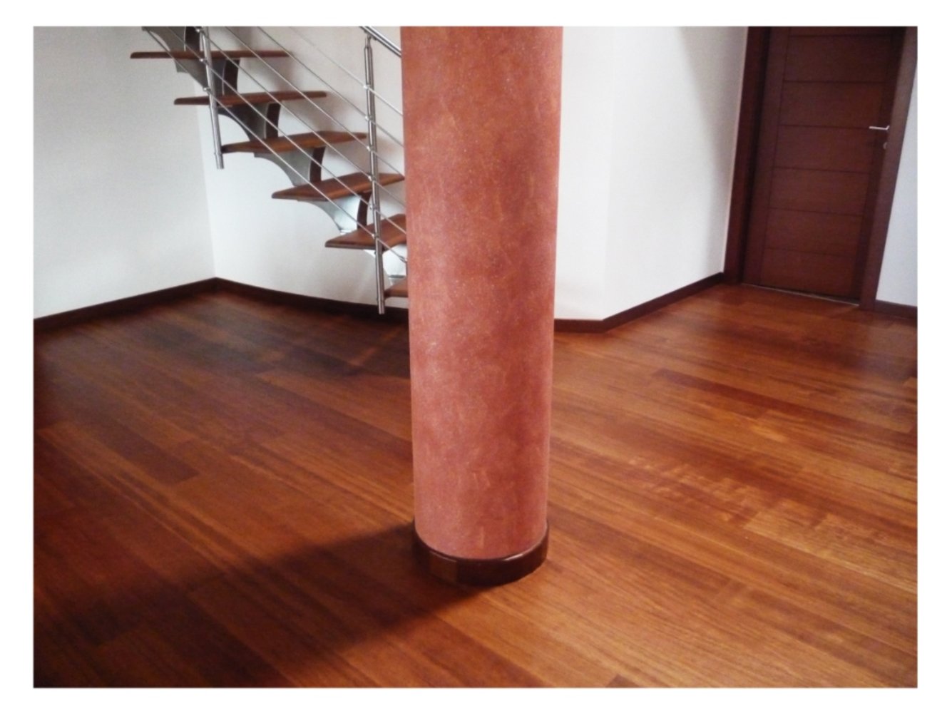 Pavimento e scala in Merbau — Pliem Parquet