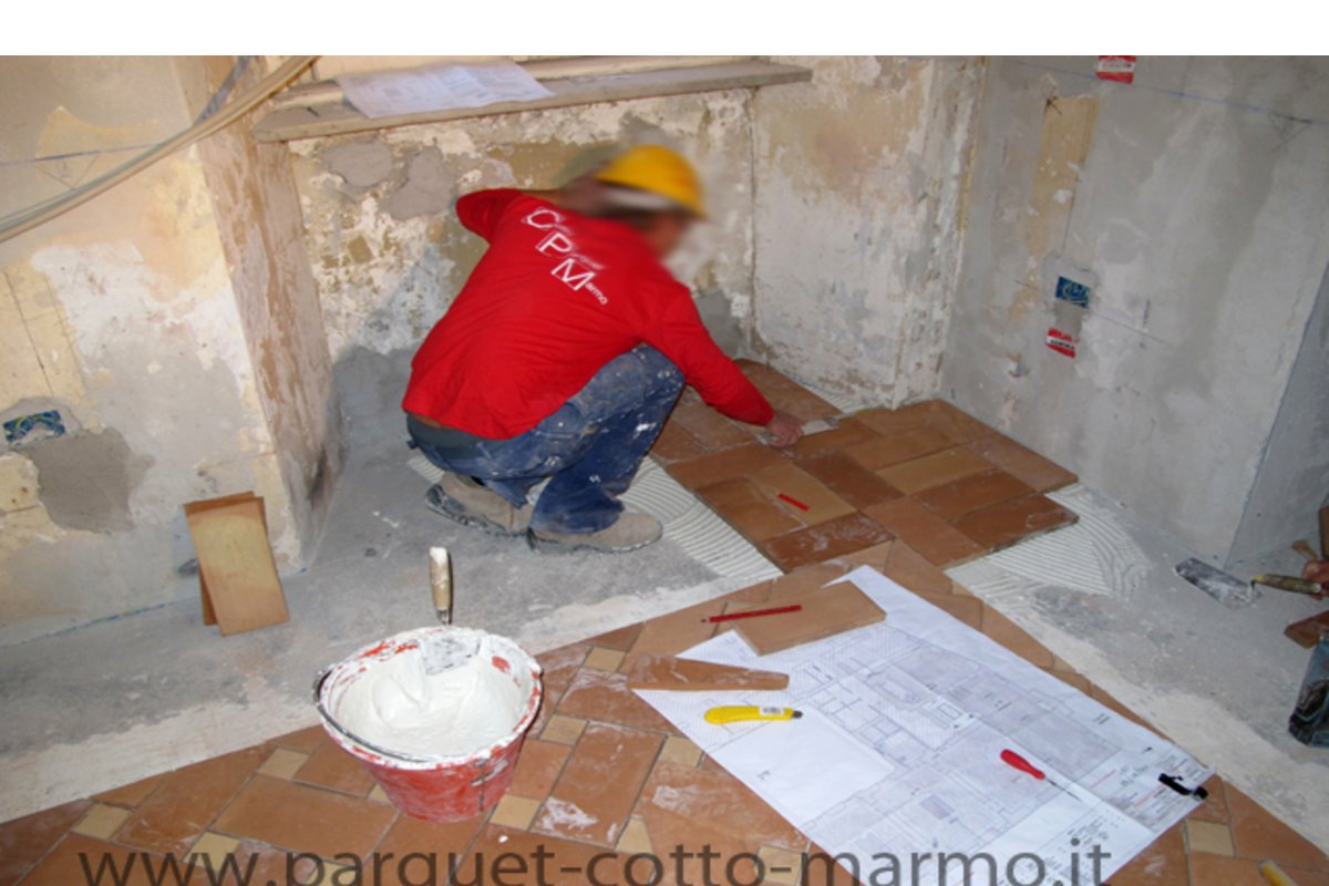 pavimento cotto fatto a mano p.zo Balestra Roma — Floor Treatment