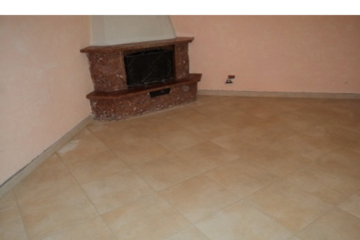 posa in opera pavimenti — Dutca Catalin